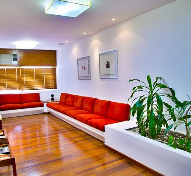 waiting-room-548136_640